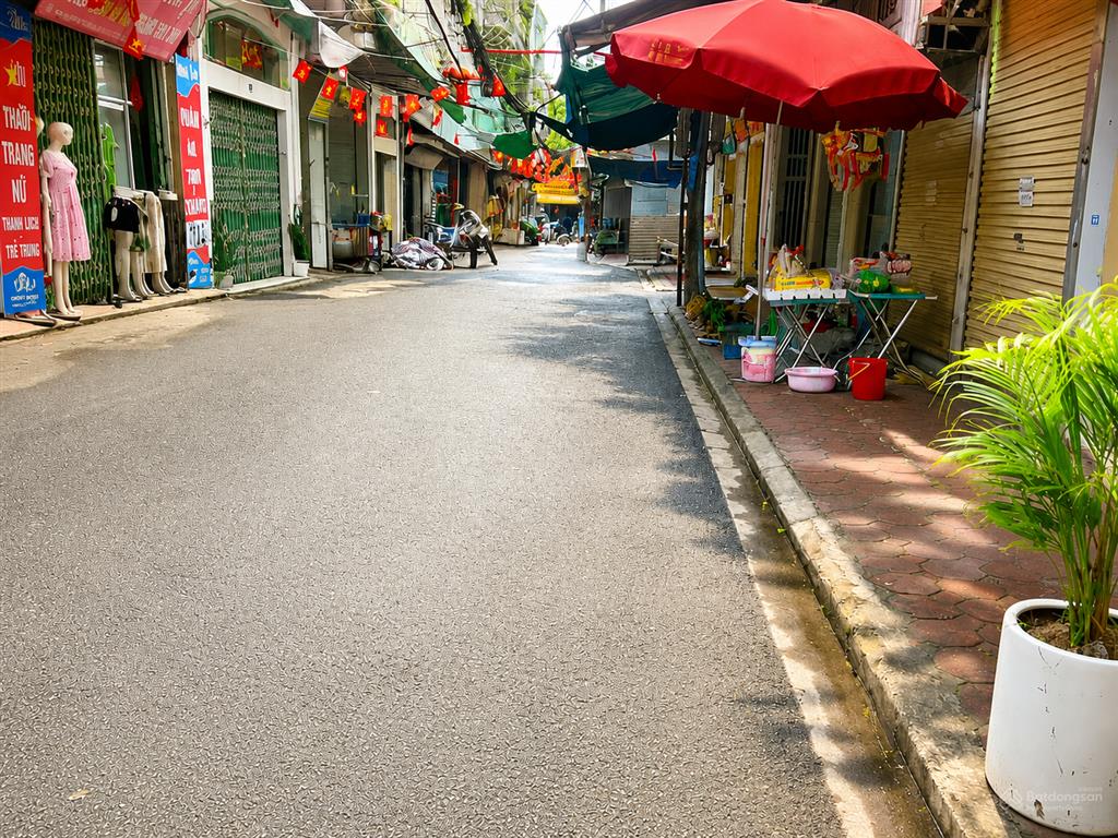 Không quy hoạch 6.xtỷ 78m2 ngõ chợ yên viên mt 5m ngõ oto gần trường 1 bước ra chợ đất sạch sẵn xây