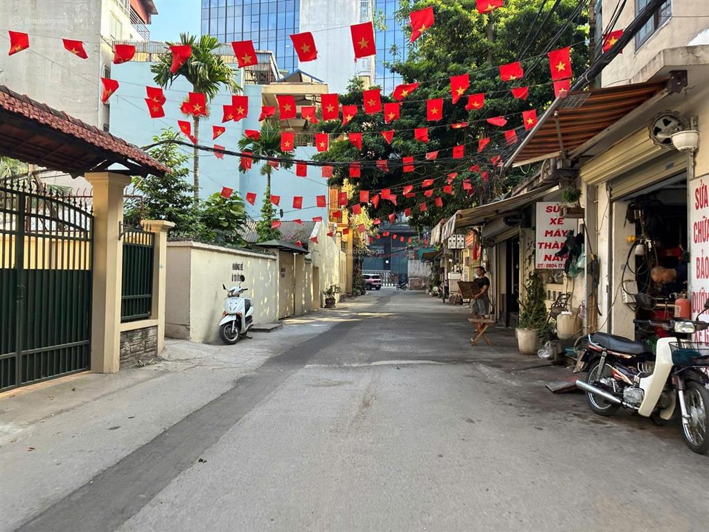 Chính chủ bán nhà riêng tại láng, dt 43m2 4 tầng, ô tô đỗ cửa, nội thất đầy đủ giá chỉ 10 tỷ