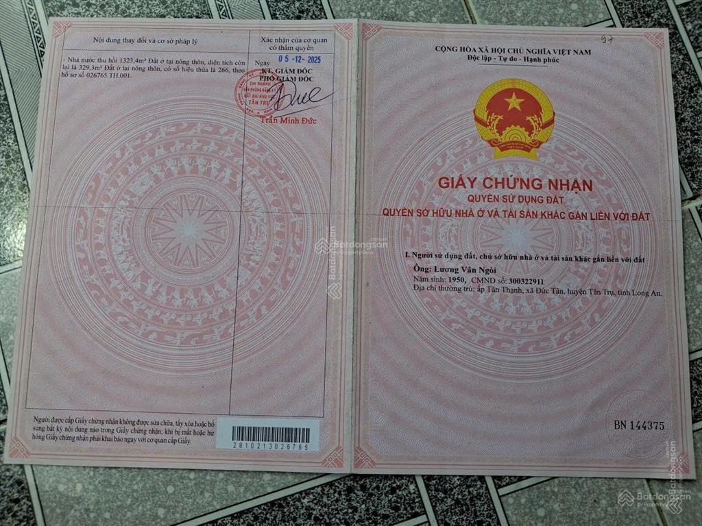 Bán đất mặt tiền đường lớn 827 đất full thổ cư