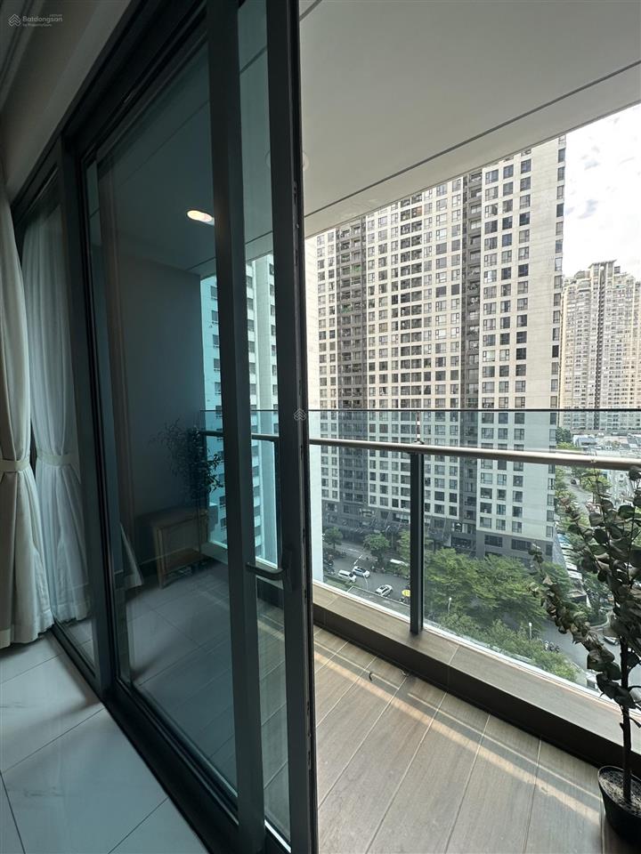 Anh chị đã tìm hiểu giá của căn 2pn ở sunwah pearl trên thị trường chưa? với 14,3 tỷ, full nội thất