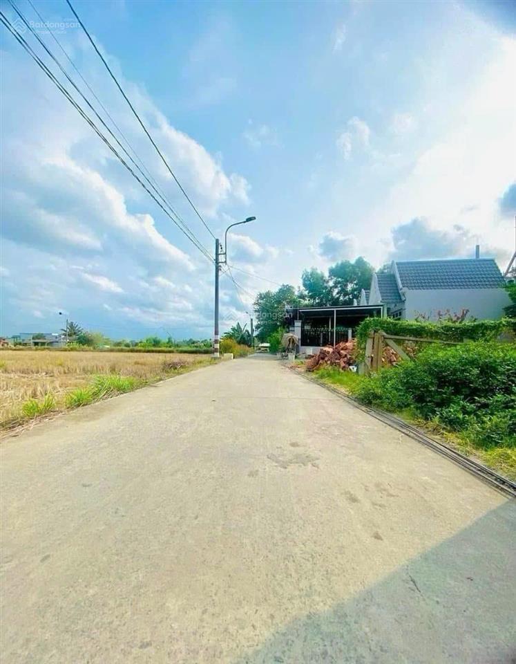 Chủ gửi lô đất vườn diện tích 500m2 giá chỉ 900 triệu gần trạm y tế xã mỹ lộc, long an
