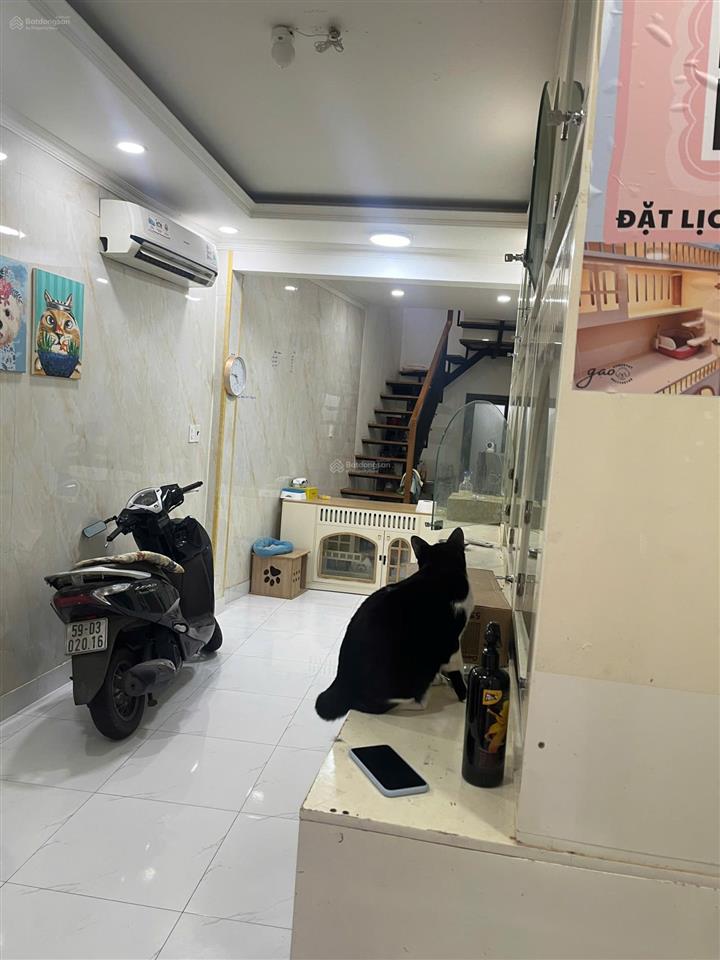 Bán nhà riêng tại 43 nguyễn trọng tuyển, 5,1 tỷ, 20,5m2, mặt tiền đẹp hàng hiếm
