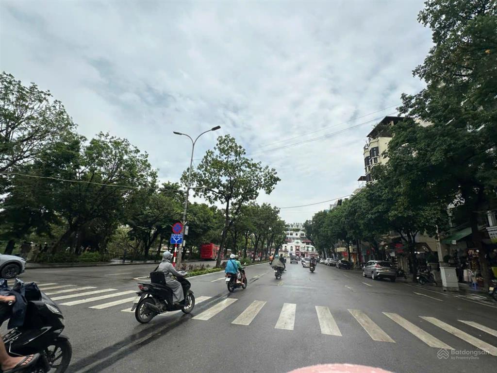 Cắt lỗ sâu! lô góc đất đấu giá cạnh ngoại giao đoàn, 2 mặt phố, thông số vàng, giá đầu tư