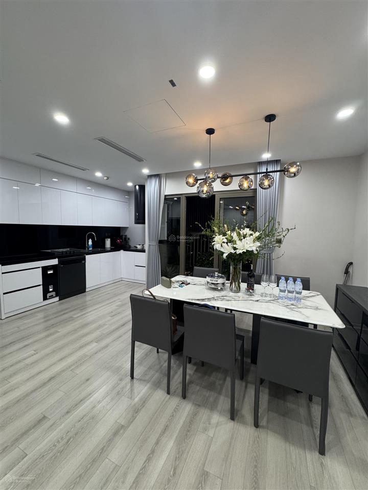 Cần bán gấp chung cư home city, 3 phòng ngủ 0985 555 ***