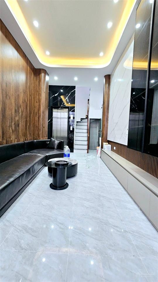 Nhà mới kong phố trần đại nghĩa 6 tầng thang máy 9 tỷ, cách phố vài bước chân. giá tốt khu vực