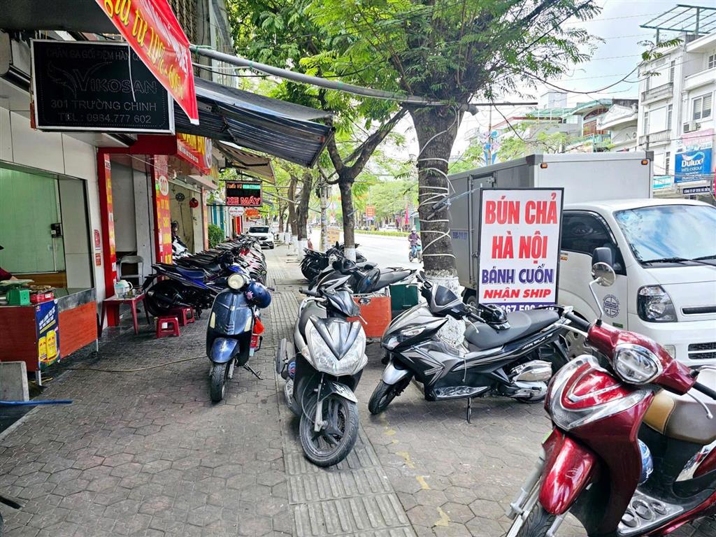 Bán nhà mặt đường trường chinh vị trí đắc địa, đầu bệnh viện nhi đức. kd cực tốt, nhà 2 mặt tiền