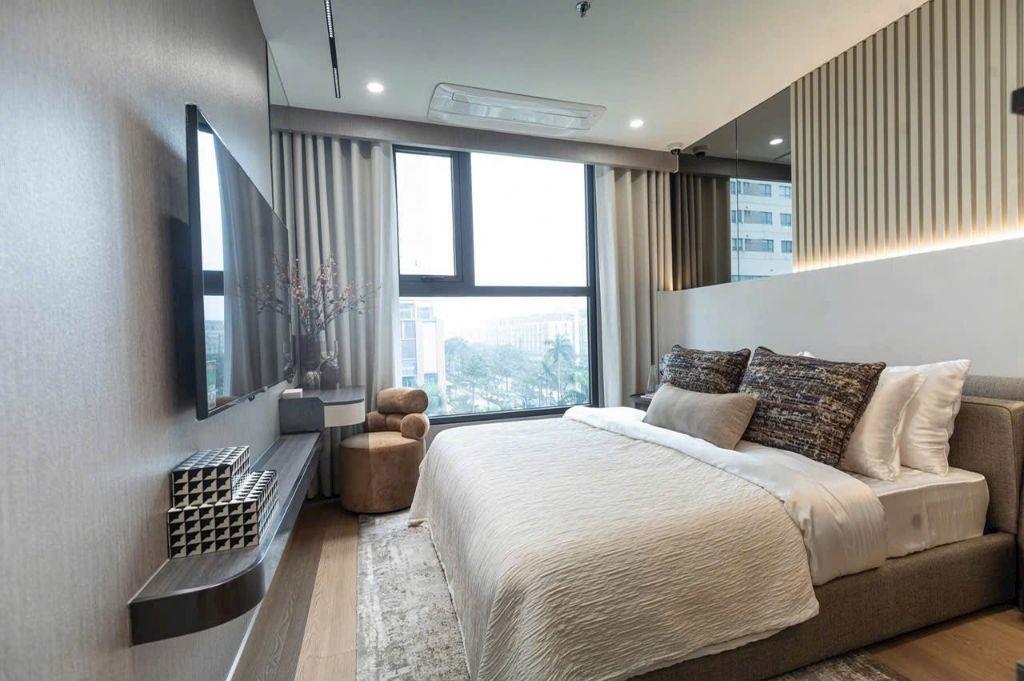 # Mua chung cư Hoàng Quốc Việt 2 phòng ngủ giá 4 tỷ – Nhà mới, sổ hồng sẵn (083,848,9898)