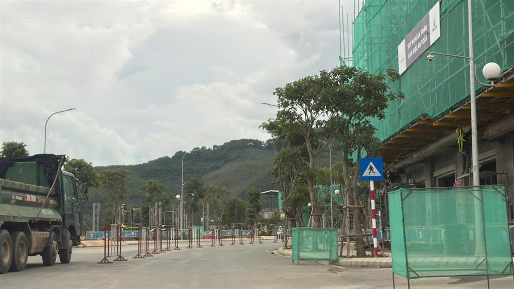 Bán căn góc đại lộ hải vân dt 137m2 trục chính vinhomes hải vân bay giá 14,7