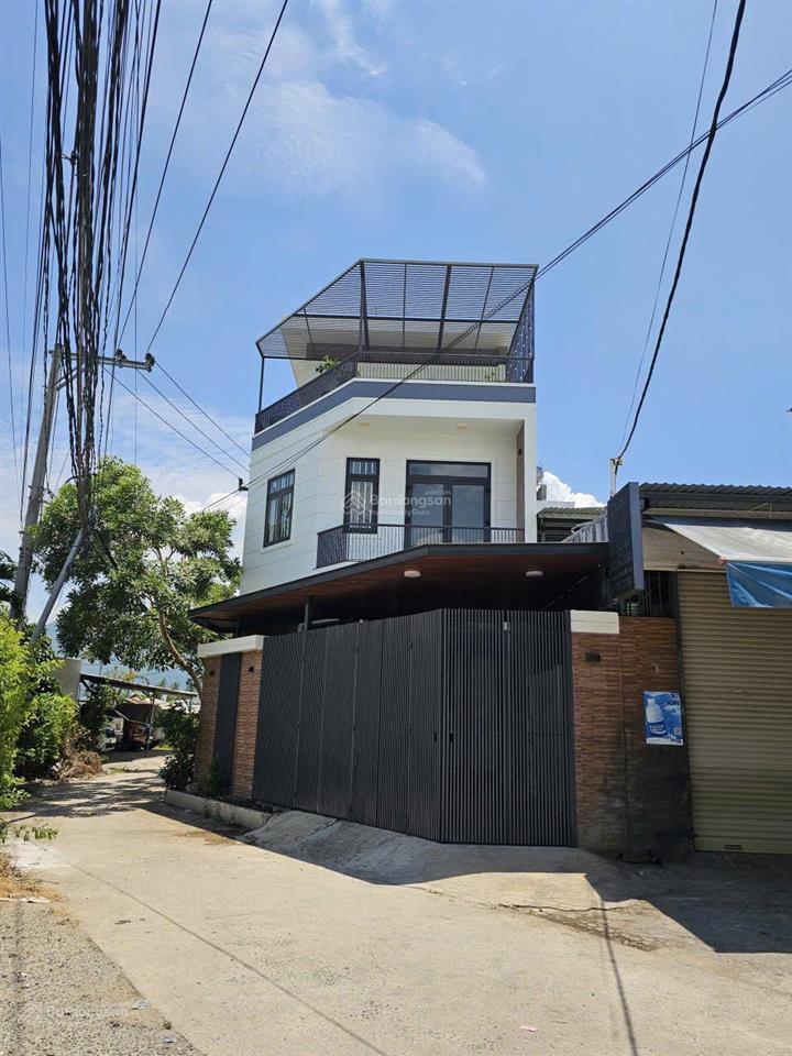 Bán nhà 3 tầng,2 mặt tiền gần chợ ga,đường oto,phường tây nha trang.