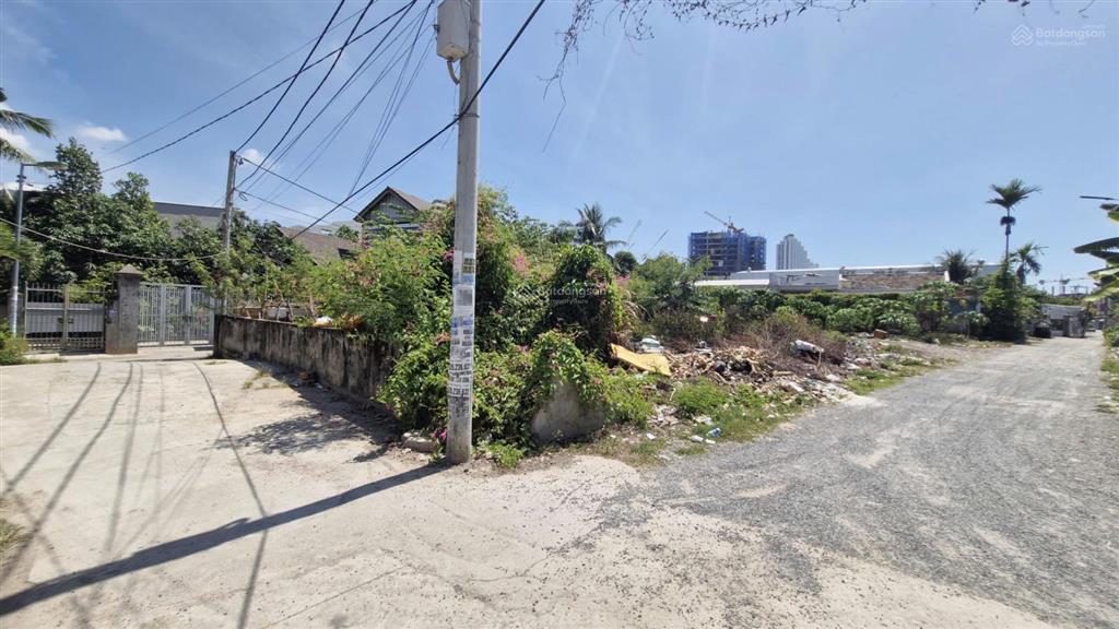 3 mặt tiền đặng lộ, ôm 3 đường ô tô dài 90m * sát chung cư hưng phú. giá 27tr/m²
