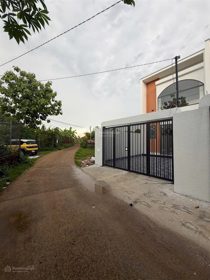 Bán nhà phố 158m2 tại bàu trâm, long khánh, đồng nai, 2 tầng 3pn, 2wc gần rạp phim bhd hồ thị hương
