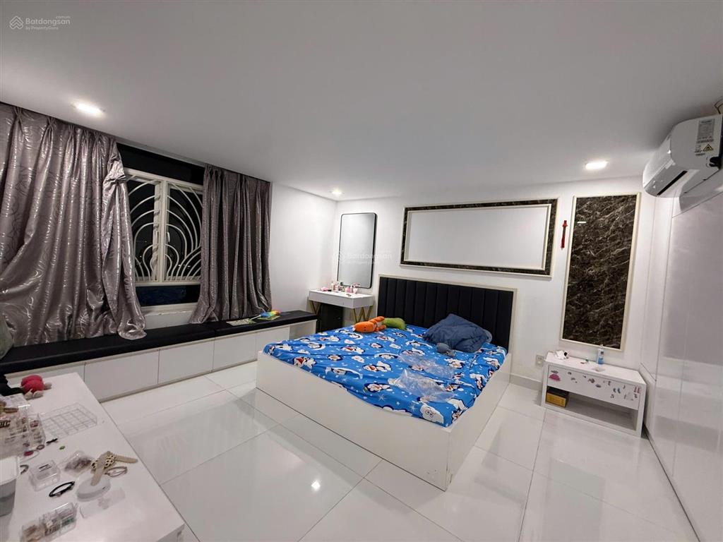 Bán căn hộ 4pn, 3wc, 200m2 tại lô c, phú hoàng anh, 7,7 tỷ vnd