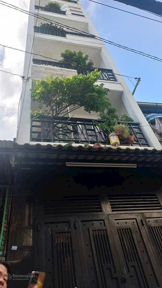 Nhà đẹp đủ công năng cho một đại gia đình sát mặt tiền nguyễn tiểu la chợ nguyễn tri phương q.10