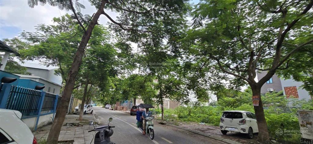 Bán đất biệt thự đường ngô quyền, kinh bắc, bắc ninh. dt 310m2 mt 15m hướng tây bắc