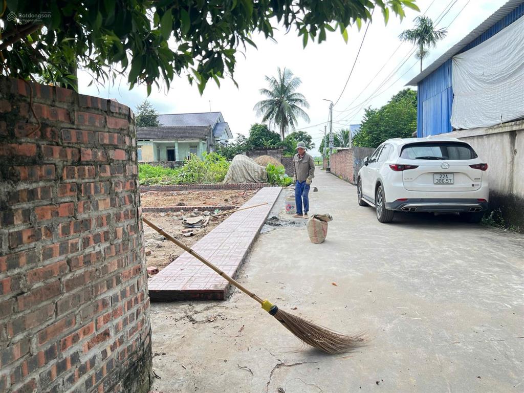 Bán lô đất đẹp 190m2 (mặt tiền 7m) thôn minh tiến, đồng cẩm. ngay gần kđt mới 44ha. chỉ 8tr/m2