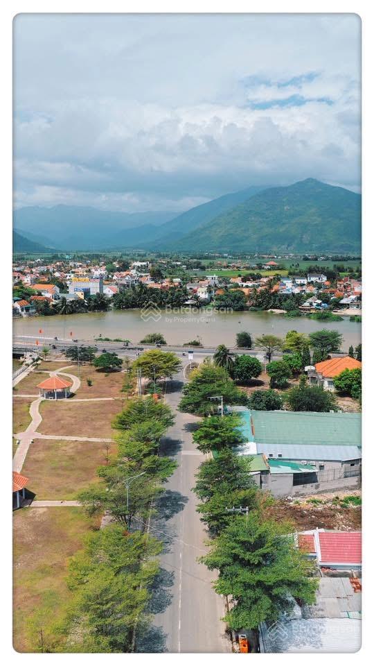 Lô đất full thổ cư 3 mặt tiền, view sông, view biển đường nhựa 40m giá 6.3 tỷ. kkt vp