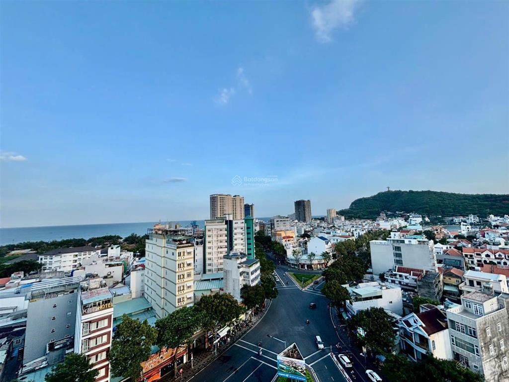 Cần bán căn hộ nghỉ dưỡng 3 pn, 2 wc view biển, tầng thấp, giá 4,3 tỷ, 0901 264 ***