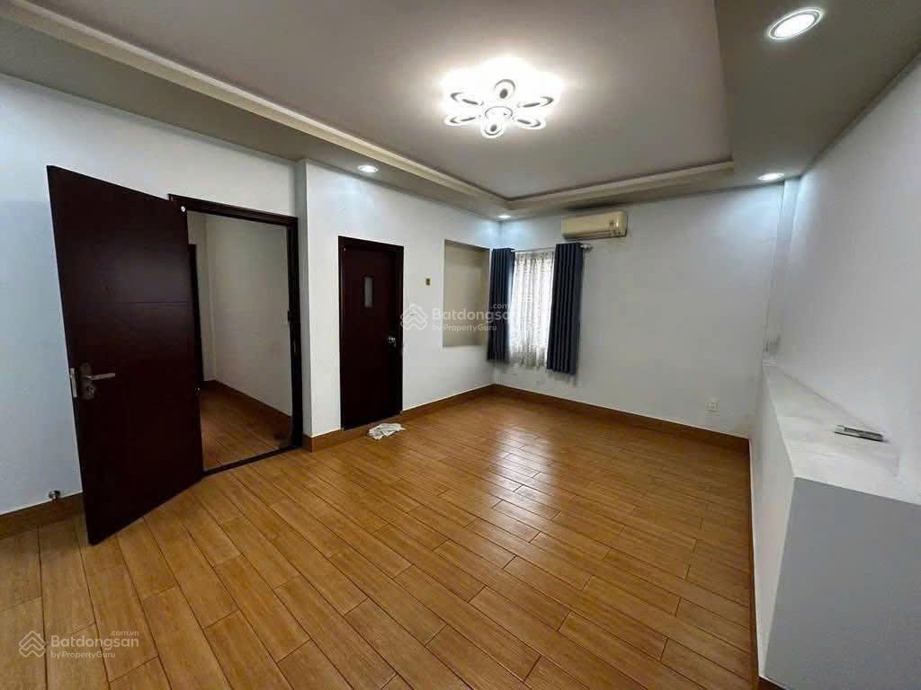 Giá sốc! nhà 2 mặt tiền hxh ngay đường 3/2. trệt 3 lầu. dt 4*19m. giá 14 tỷ
