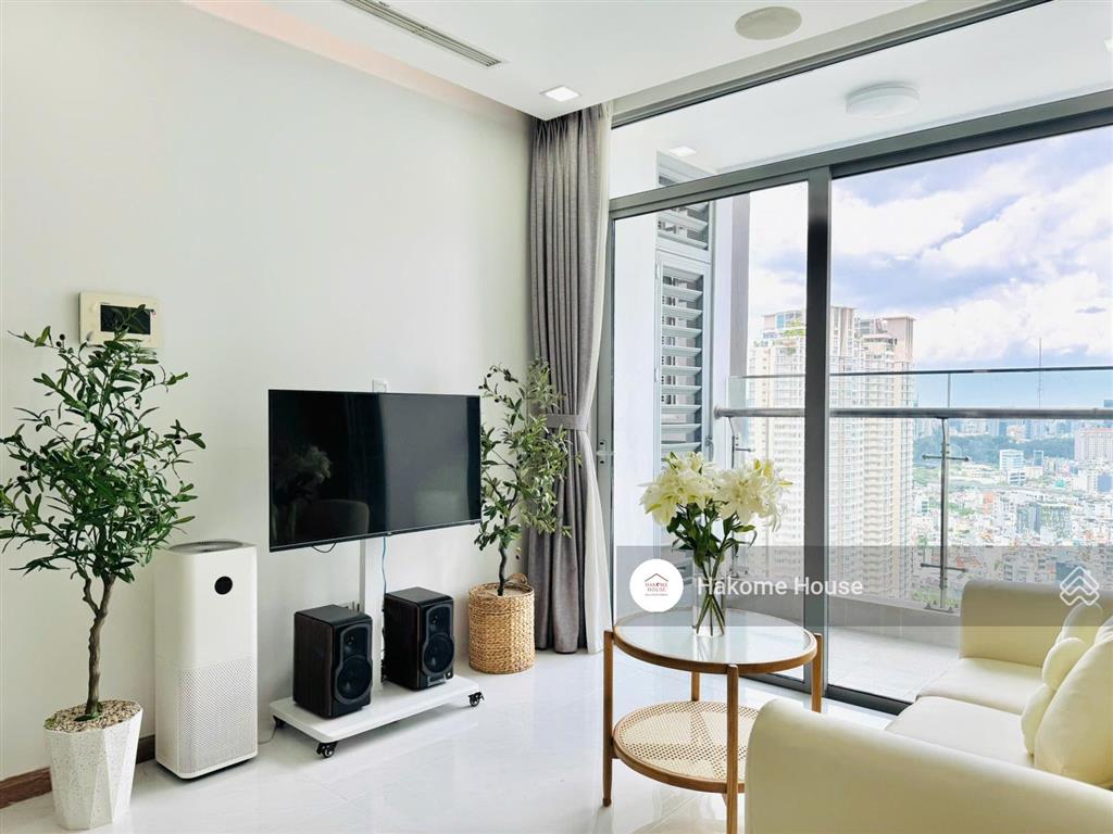 Cần bán căn 2pn 76m2 decor đẹp tòa park 6, view thành phố thoáng, sẵn sổ, giá 9.7 tỷ còn tl