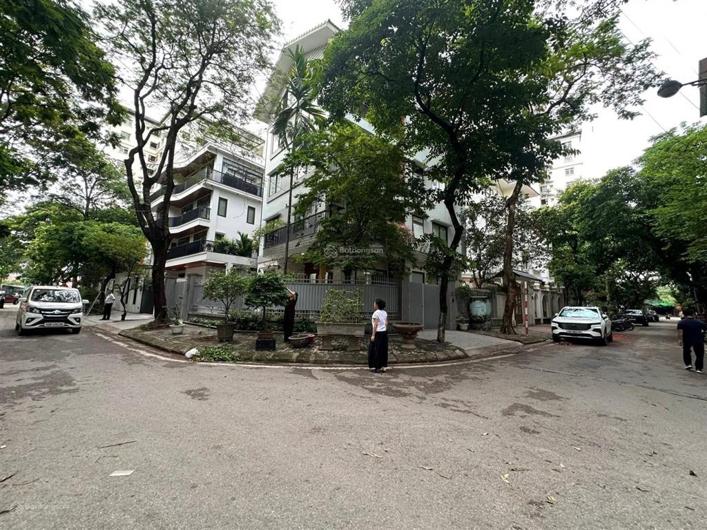 Bán biệt thự linh đàm, 240m2 5 tầng thang máy, lô góc mt 28m, sau nhà công viên, giá nhỉnh 60 tỷ