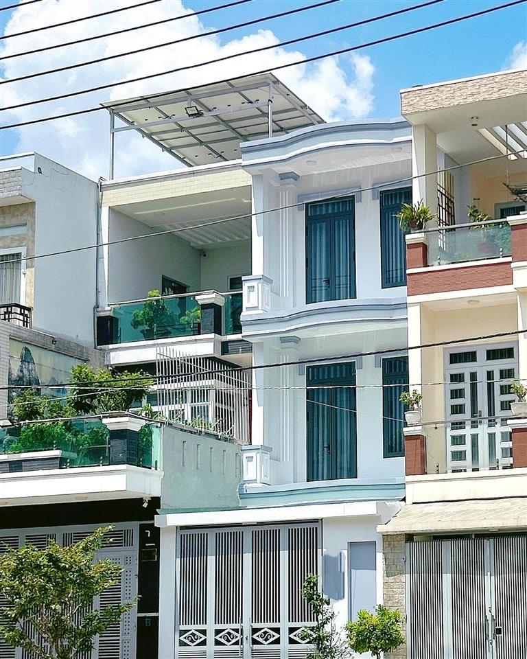 Gấp bán nhà 3 tầng mới ở ngay chỉ 6.2 tỷ phạm văn đồng hoàn công xe hơi ngủ trong.