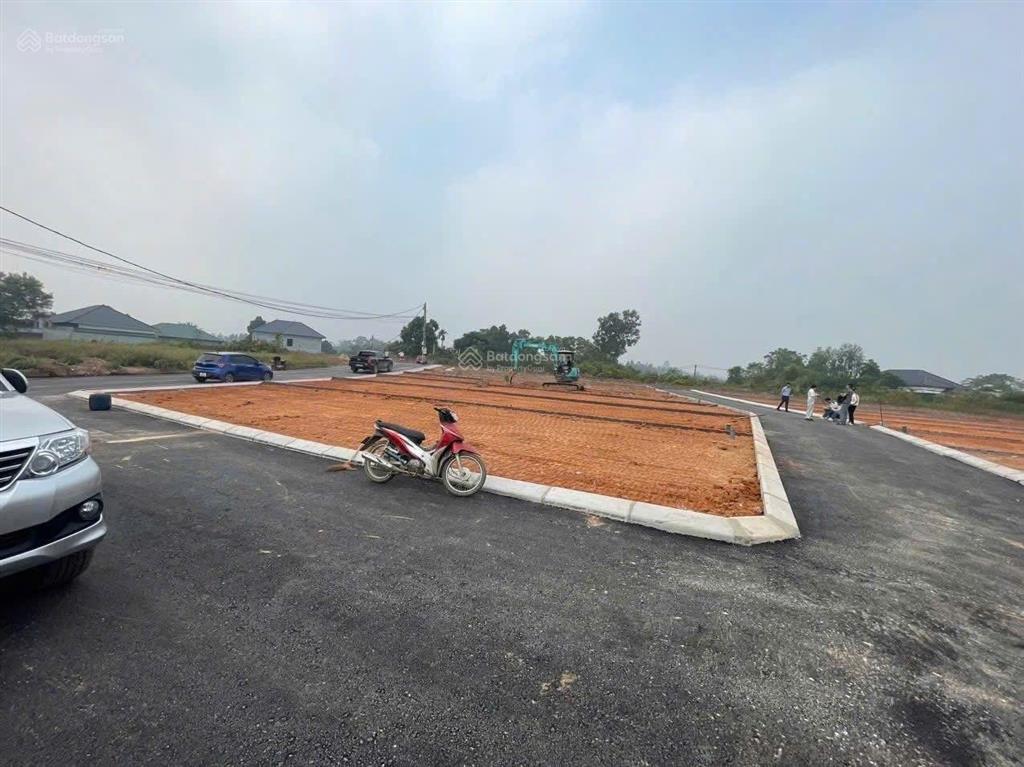 Gia đình cần bán lô đất 2 mặt tiền ngay khu công nghiệp tam dương