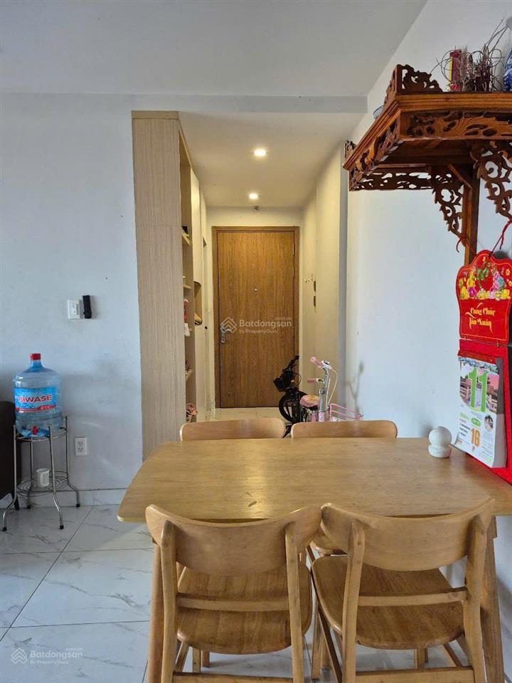 Star tower (3pn, 2wc) lúc trước bán 2,1 tỷ. có sổ hồng. cần thanh khoản gấp giảm giá 320 triệu