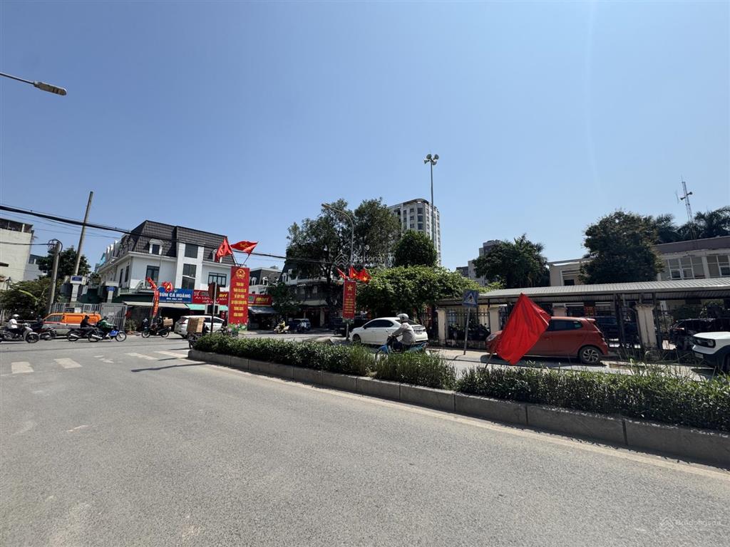 Bán đất 50m2 đường đại mỗ gần ubnd phường tây mỗ ngõ thông 30m ra đường ô tô tránh nhau