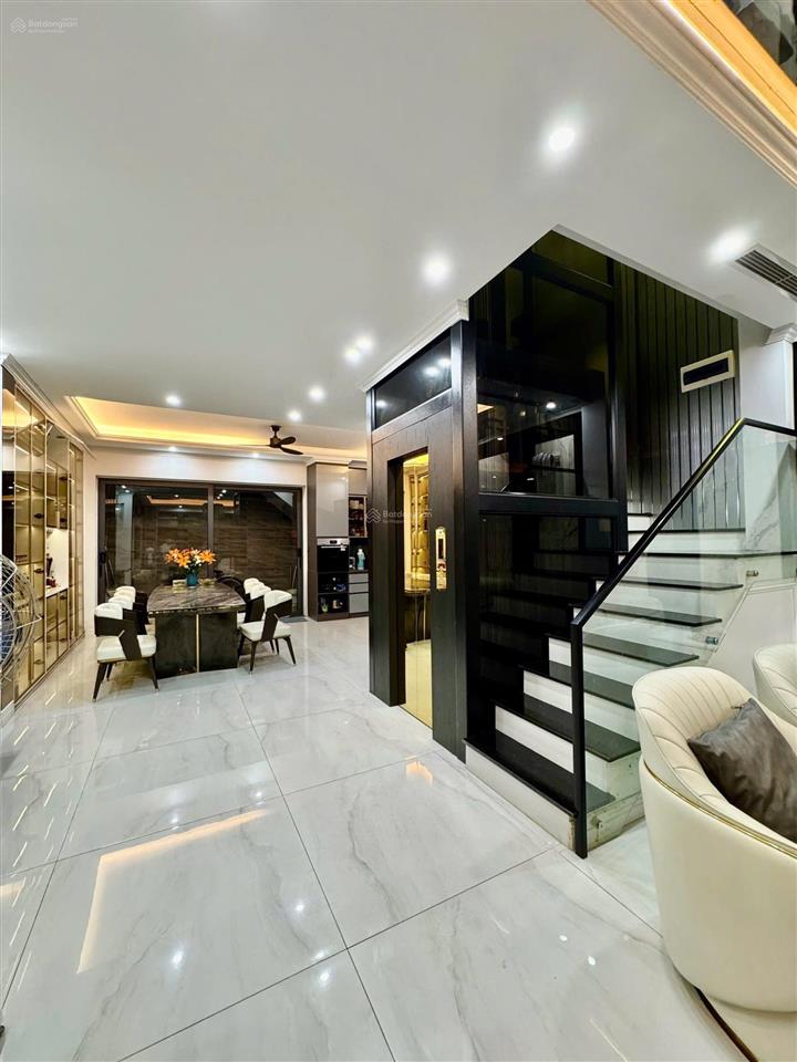 La casta 80m2, 5 tầng. mt 5m, có thang máy. 2 mặt đường kinh doanh trước sau. giá chỉ nhỉnh 22 tỷ.