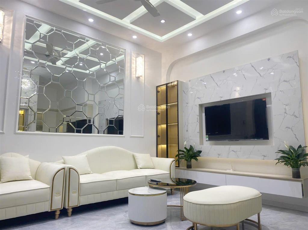 Bán nhà đê la thành xã đàn 32m2 6 tầng thang máy