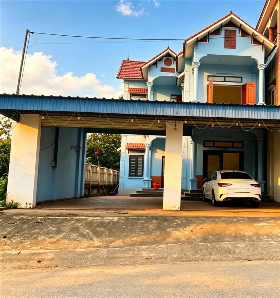 Bán biệt thự 2 tầng dt 296/350m2 mặt đường chính tại sóc sơn chỉ 4, x tỷ
