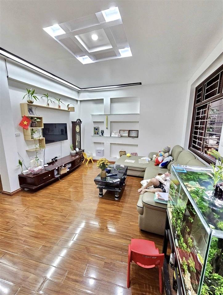 Nguyễn đức cảnh nhà 5 phòng ngủ, ngõ ba gác 40m2 7 tỷ 802