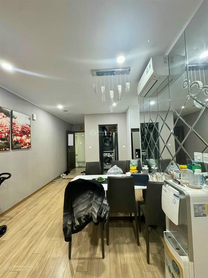 Tôi cần bán căn hộ nhỏ dt 51m2 2pnfull nội thấtban công đn mát giá 4.6 tỷsổ chính chủcc t&t
