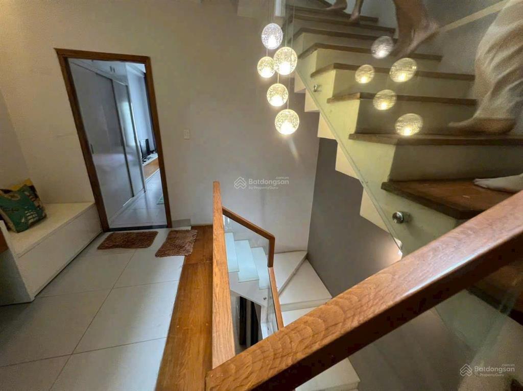 Bán nhà 5 tầng 80m2 (4x20) đầy đủ nội thất cao cấp chỉ 18.6 tỷ. đường cao đức lân quận 2. siêu đẹp.