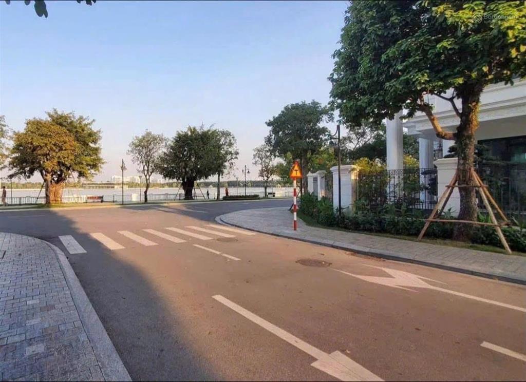 Chủ nhà cần ra hàng gấp. lk xẻ khe nguyệt quế, 128m2, h thiện đẹp, view hồ điều hòa, gần vườn hoa
