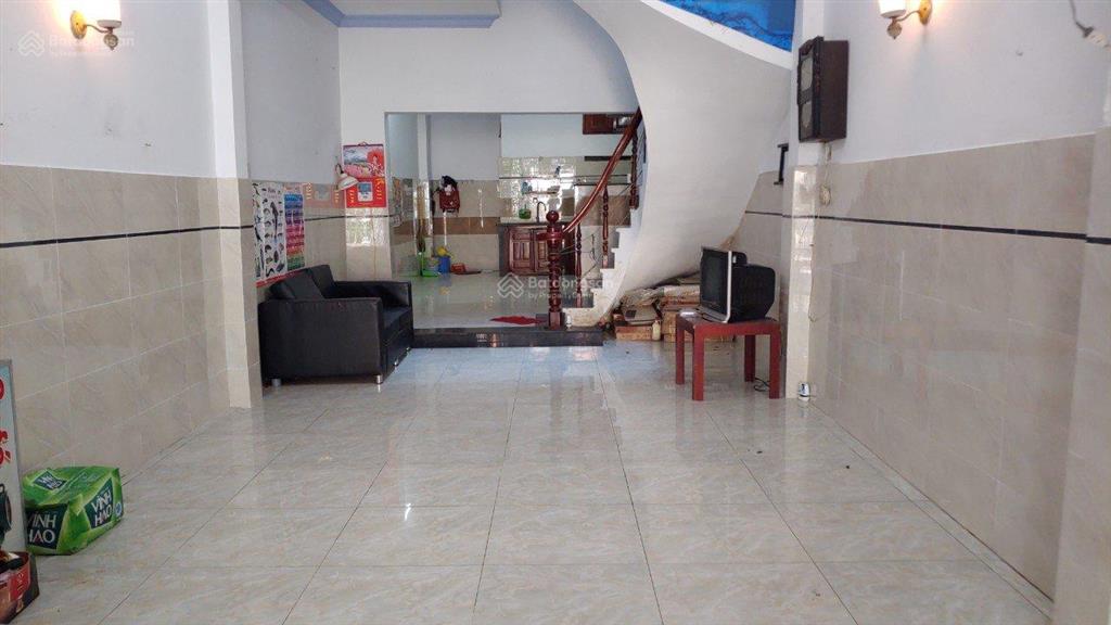 Bán căn nhà khu dân cư bình hưng. kế bến xe quận 8