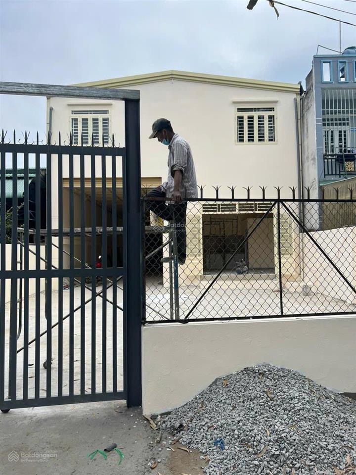 Bán nhà xưởng dt 10x40 xây dựng kiên cố