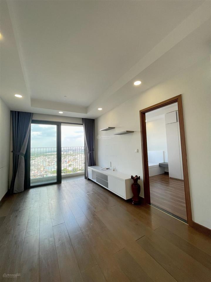 Bán căn hộ cao cấp pegasuite 1 đã có sổ, nh hỗ trợ vay 80% nhà mới vừa sơn sửa, lót full sàn gỗ