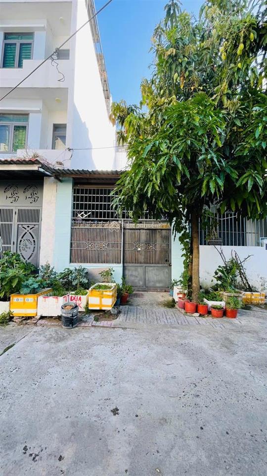 Bán nhà cấp 4 gác lửng hẻm lê hồng phong cao xuân huy thông qua sân bay cũ phường nam nha trang