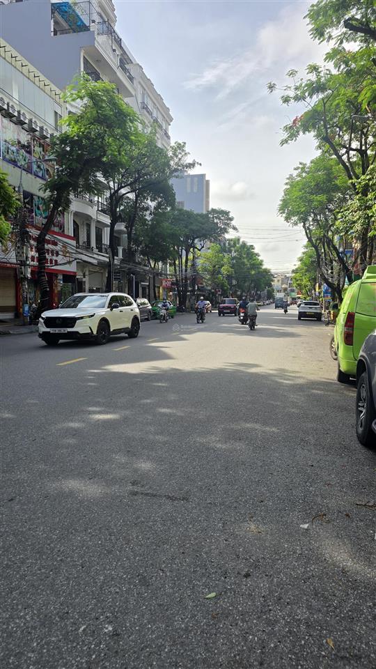 Bán nhà giá đầu tư mặt đường văn cao. 0378 478 ***