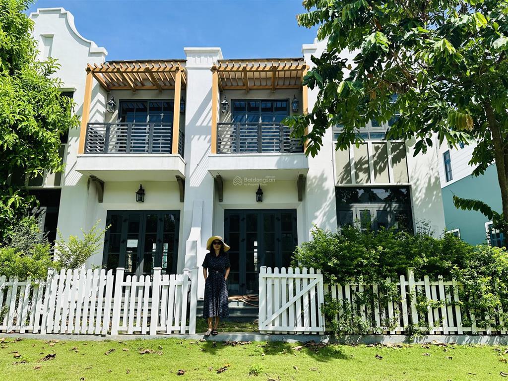 4.2 tỷ cho căn villa sl gần clubhouse, thêm nội thất 1.38, thuê lại 25 tr/th. ms vân 0915 090 ***
