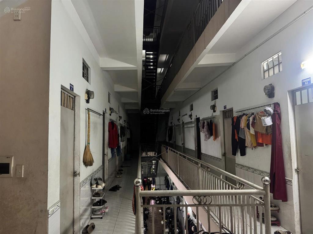 Bán dãy nhà trọ xây sẵn, khách thuê luôn full. số lượng 70 phòng. giá 45 tỷ. mạnh 0909 297 ***