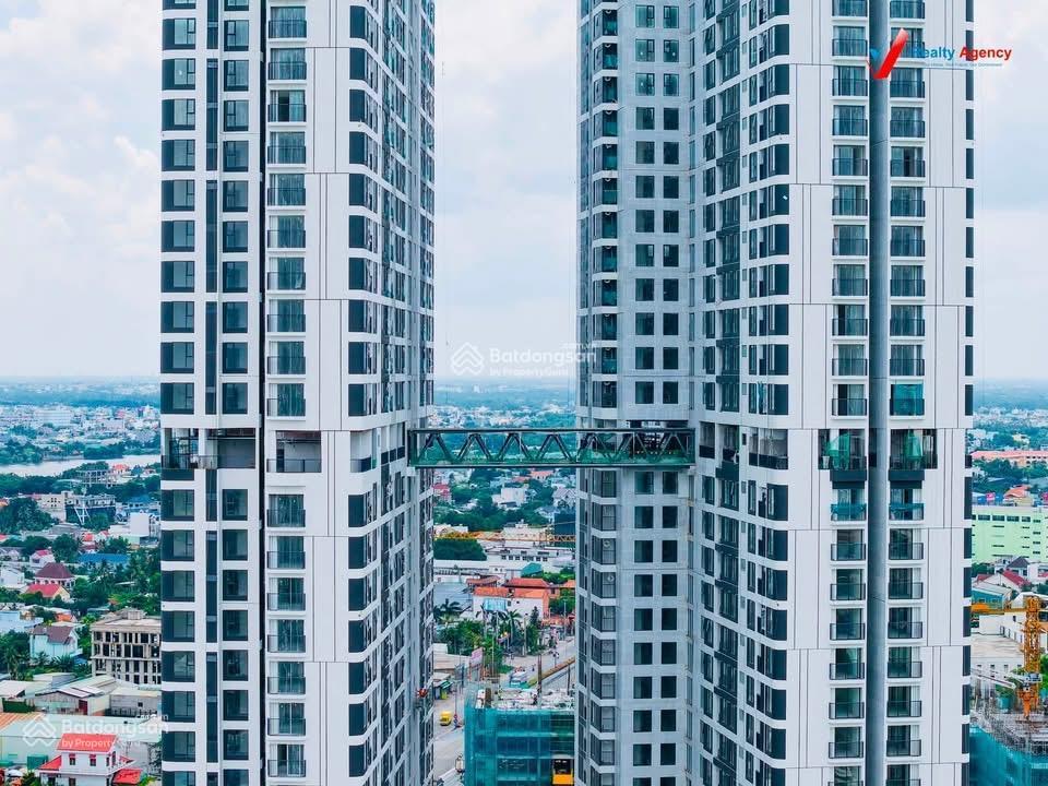 Bán căn 1pn+ view nội khu, nhìn trực diện hồ bơi, view thoáng mát mẻ, block b, giá chỉ 2,930 tỷ