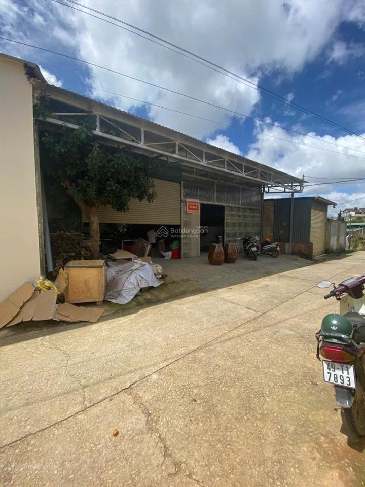 Bán nhà và kho ngay chợ lba thành phố đà lạt. diện tích 318m2, ngang 13m