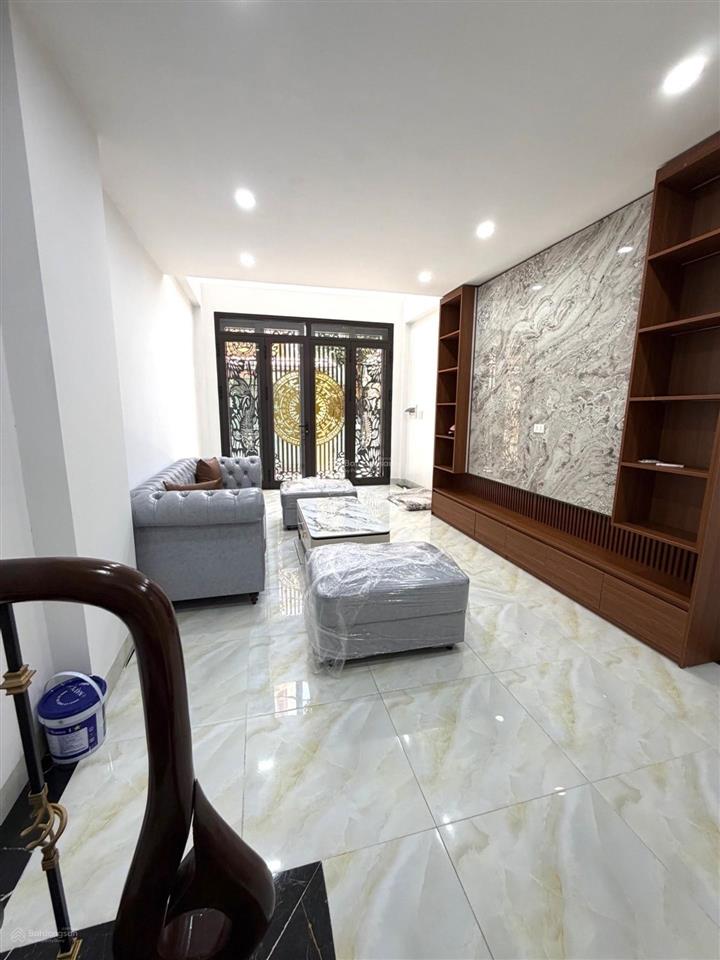 Vài bước ra hồ nhà mới 6 tầng thang máy full nội thất cao cấp hưởng trọn tiện ích kđt linh đàm