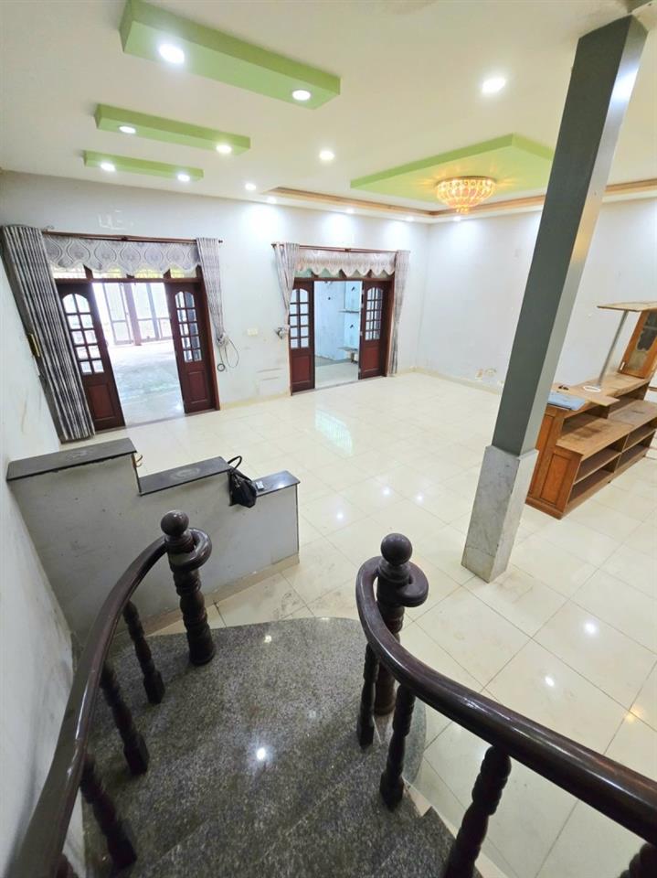 Bán nhà đường Số 13, Long Bình, Q.9, TP HCM. DT 211m2, 3 tầng, SHR, giá 13.4 tỷ.