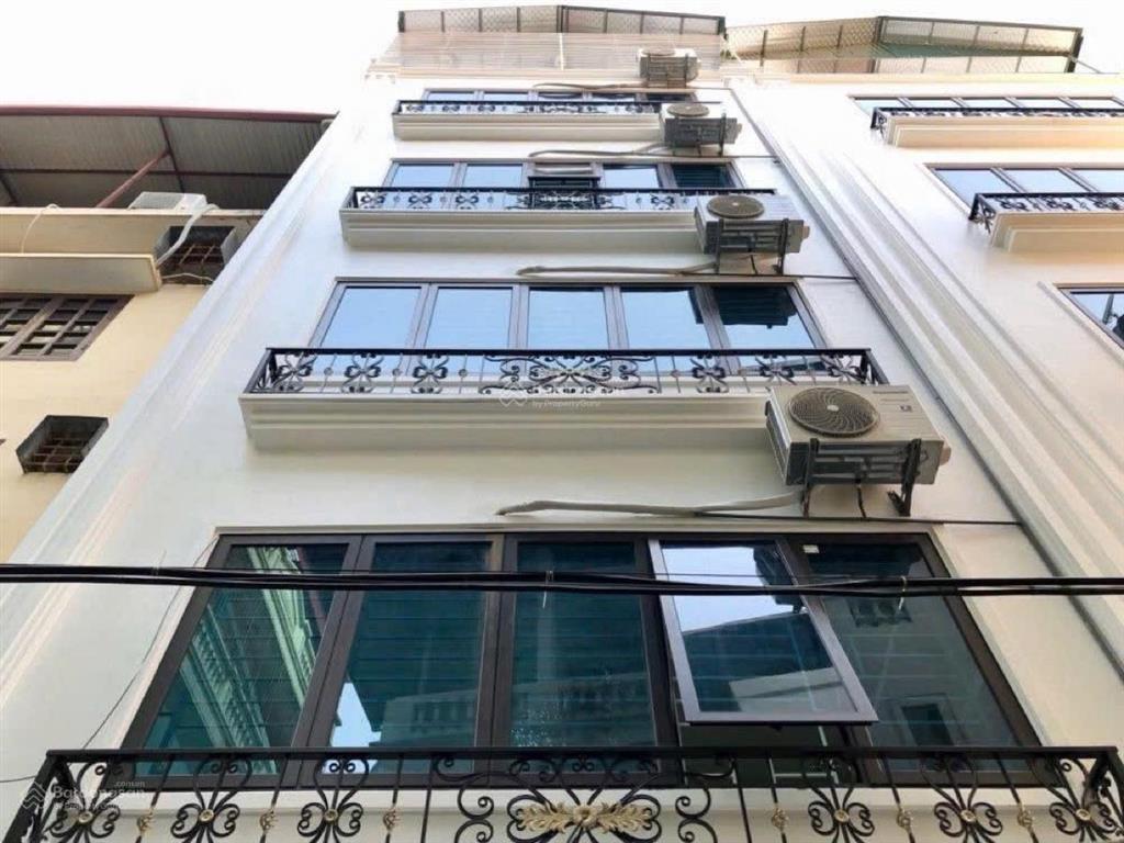 Nhà mới đập hộp! phố yên lãng, 42m2*6t, thang máy, nội thất full, gần phố ngõ thông, công năng đủ.