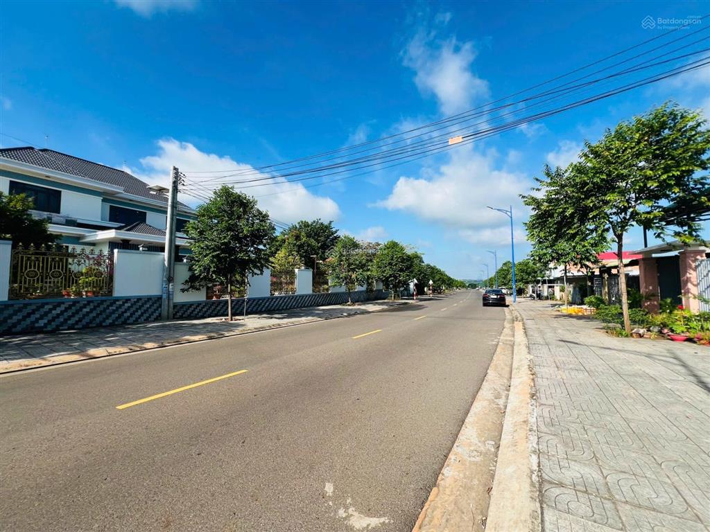 Lô đất đẹp đầu tư bán đất mặt tiền đường quy hoạch số 2 (tạ văn sáu) trấn đất đỏ