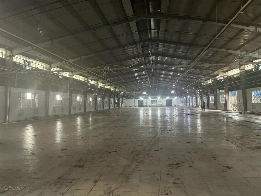 Bán xưởng trong kcn lê minh xuân kv 3.676m2, nx 1.728m2, pccc bình điện đầy đủ chuẩn chỉnh, 42 tỷ