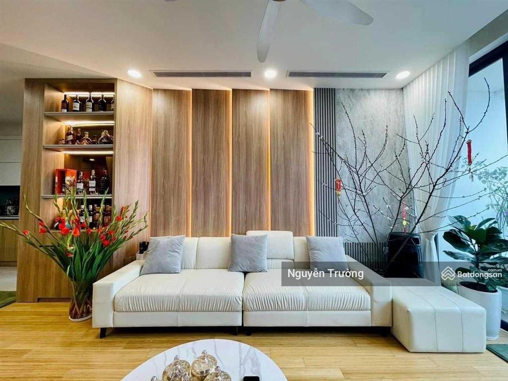 Cần bán căn hộ 103m2, 3pn 2vs, full đồ đẹp, view hồ tây, chung cư kosmo tây hồ. giá 11 tỷ